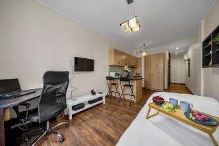 Warsaw Włochy Studio with Workspace - by Rentujemy - 6