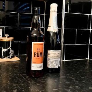 Simple House w- FREE PARKING by Manchester Airport - FREE DROP-OFF - 5