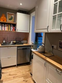 Delightful London Holiday Home - 2