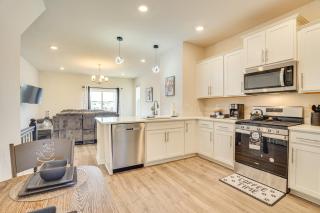 Frederick Townhome with Balcony, Close to Parks! - Frederick - 5