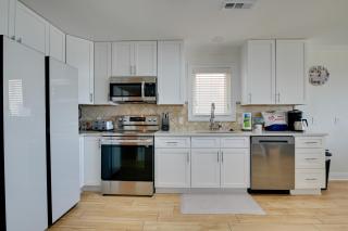 Beachfront Murrells Inlet Home - Walk to Pier! - Myrtle Beach - 1