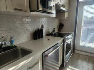 1 Bbdrm ENTIRE APARTMENT IN LANGLEY - Langley - 8