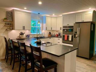Crystal Blue Lake House on Lanier Waterfront with Private Dock - 3