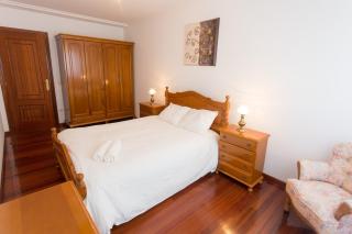 Disfruta de Melide en este amplio apartamento - 6