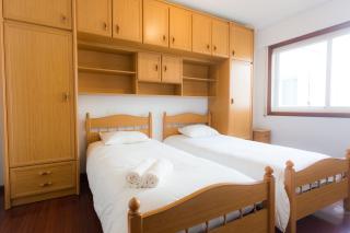 Disfruta de Melide en este amplio apartamento - 4