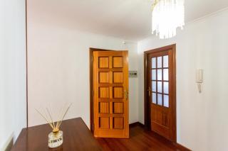 Disfruta de Melide en este amplio apartamento - 1