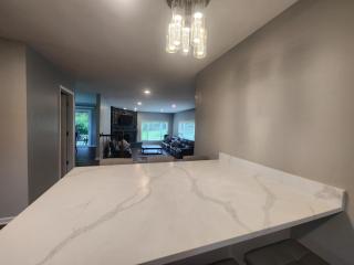 Luxury Willowbrook Getaway - 8