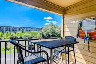 242A HHB&T - Escape to coastal paradise! Enjoy Direct Beach Access, Poolside Lounging, Tennis & Gym - 0
