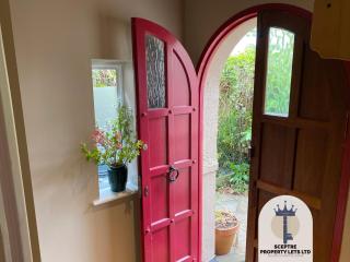 Beautiful Self-contained Cottage - Ickenham - 3