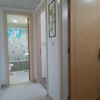 Twin Room with Shared Bathroom - No Parking Space - Abu Dhabi - 9