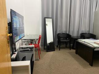 Twin Room with Shared Bathroom - No Parking Space - Abu Dhabi - 8
