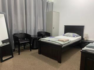Twin Room with Shared Bathroom - No Parking Space - Abu Dhabi - 6