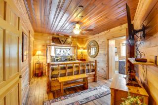 Riverfront Helen Cabin with Hot Tub and Deck! - Cleveland - 2