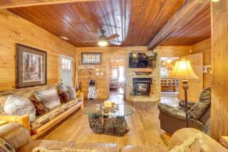 Riverfront Helen Cabin with Hot Tub and Deck! - Cleveland - 6
