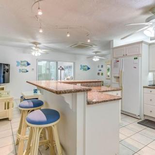 Entire Compound on Gated Bayfront Property estate - Islamorada - 2
