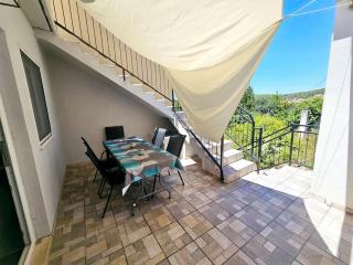 Renovated, dalmatian Stone House! - Jelsa (Gelsa) - 3