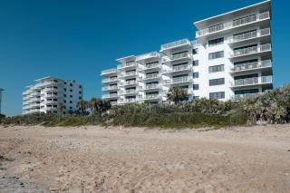 Direct Oceanfront Corner Condo, No-Drive New Smyrna Beach, Large Southern Facing Balcony - New Smyrna Beach - 3
