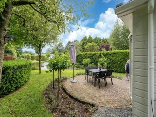 Beautiful holiday home with terrace - - 5