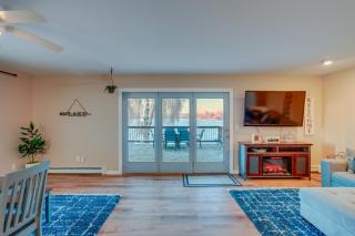Lakefront Fairbanks Home with Private Beach! - Fairbanks - 6