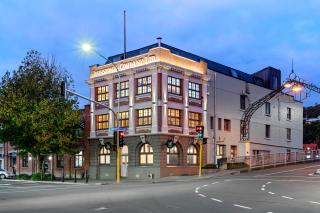 Johnston Apartments - Award-winning building, Your unforgettable stay - 9