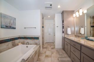 Anchorage Haus - Fredericksburg - 1
