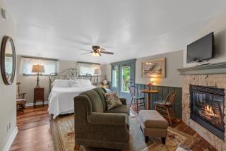 The Foxglove Inn - 7