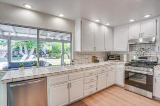Spacious Home with Pool and Jacuzzi Near Laguna Beach! - Mission Viejo - 4