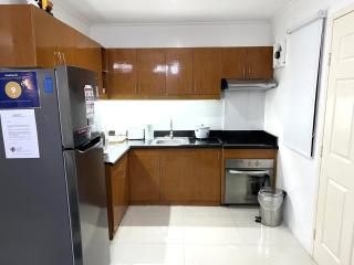 Stunning 2BR apt, 65 sq m Netflix at Rosewood Pointe Residences near BGC - Manila - 3