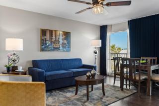 The Suites at Fisherman's Wharf - 1