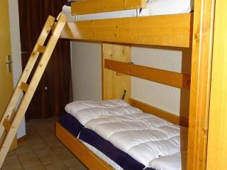 Appartement 2 Pièces pour 5 Pers. - Garage - Proche Centre et Commerces - 150m des Pistes - FR-1-802-54 - 3