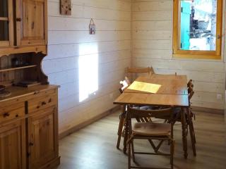 Chalet rénové Les Gets 8 pers, central, 150m commerces, 350m pistes, terrasse sud, parking privé - FR-1-802-84 - Les Gets - 8
