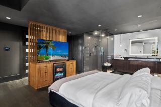 Modern City Loft in Downtown River District - 1