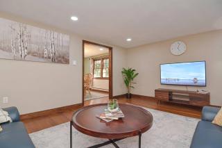 Master Bedroom with bath in a beautiful home - Shrewsbury - 5