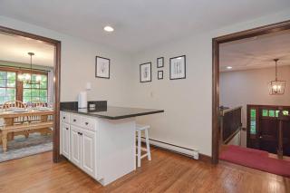 Master Bedroom with bath in a beautiful home - Shrewsbury - 3