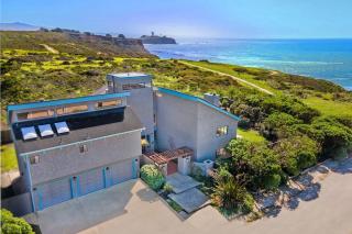 Unmatched Ocean Beach and Mountain Views Family-Friendly Retreat - Moss Beach - 0