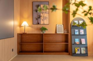 Captain 5 Youth Hotel-Xianxia Road Branch - 1