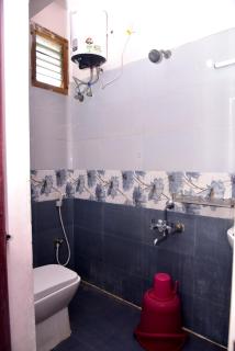 SHALOM RESIDENCE - 2BHK-AC Service Apartments, Premium amenities, Kitchen with Stovetop, WiFi - Tirupati - 3