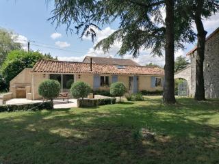 Lodge in Saint-Ciers-Sur-Bonnieure - - 9