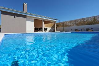Holiday home Fjaka with swimming pool - Pridraga - 5