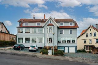 Haus Sonnblick - Gruppenhaus - bis zu 42 Personen - großer Gemeinschaftsbereich - Billiard - Soccer - Dart - Garten - Braunlage - 1