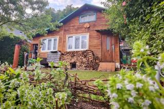 Lazy River Hut - - 0