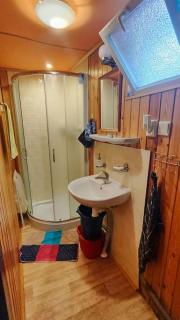 Lazy River Hut - - 1