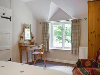 Wood Cottage - - 4