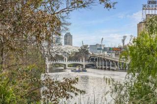 Historic 5 bedroom home with heated pool - Melbourne - 3