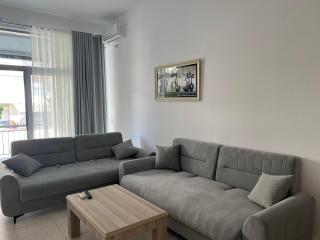 Ground Floor Comfort Suites - Spacious & Modern - Orikum - 0