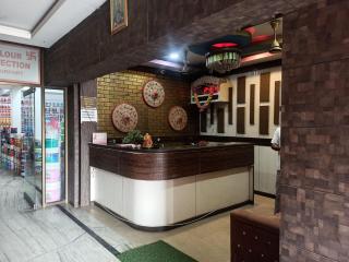 Monikanta Hotel - Near Airport Guwahati - Guwahati - 8