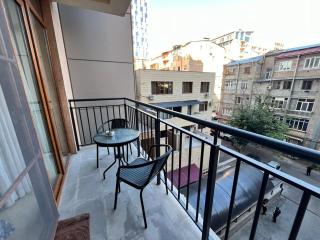 Aram street, 1 bedroom Comfy & Sunny apart with Open balcony DI480 - Yerevan - 2