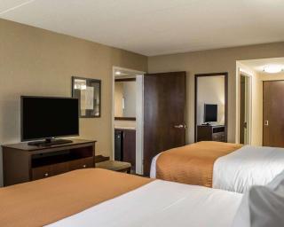 Comfort Inn & Suites - Wadsworth - 1