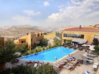 Oakridge Hotel & Spa - 8