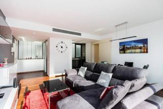 Modern Luxury Apartment Fira Bcn - Hospitalet de Llobregat - 9